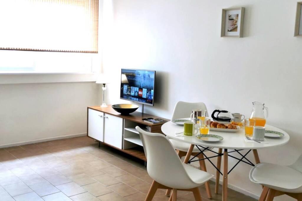 Luminoso 2 Ambientes En Almagro Av Corrientes 3 Personas Apartment บัวโนสไอเรส ภายนอก รูปภาพ